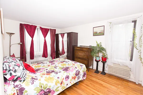 Sold by Re/Max In The City | media 12