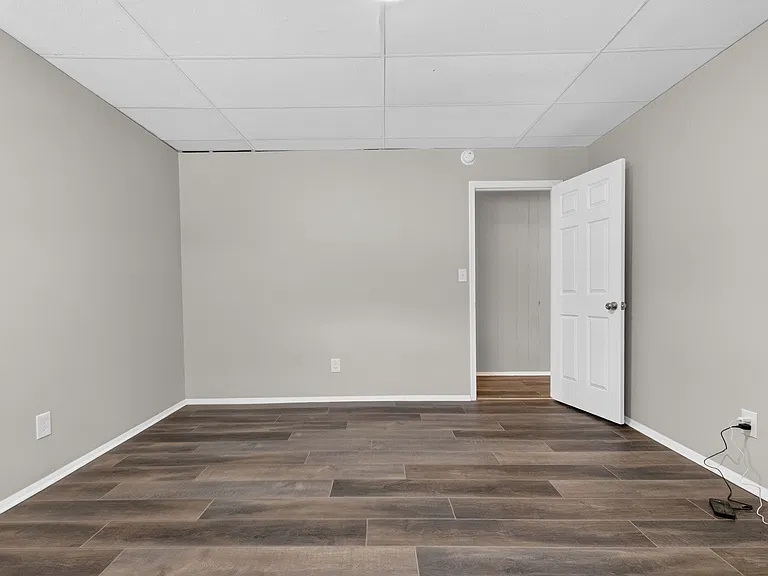 265-267 E Bertsch St #4 — Photo 7