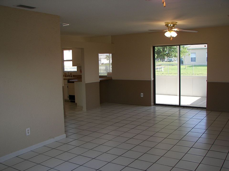 LIVING/DINNING AREA
