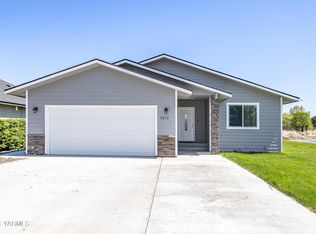 2413 S 73rd Ave, Yakima, WA 98903