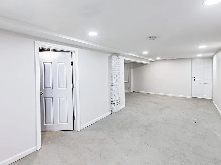 3005 N West St — Photo 13