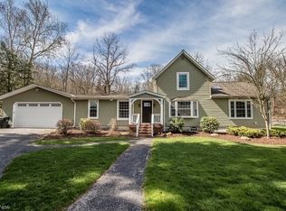 2518 Chagrin Dr, Willoughby Hills, OH 44094