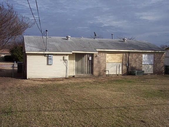 2nd image of 3015 North Ave