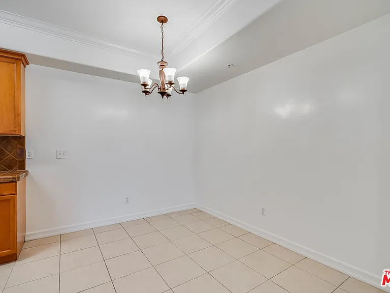 2335 S Bentley Ave #201 — Photo 4