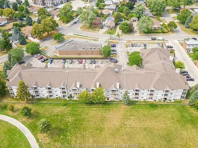 2922 Rivard Ave #211 — Photo 34