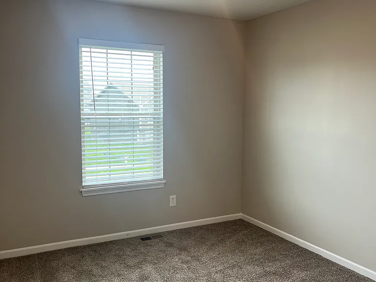 947 N Cypress Cir — Photo 15