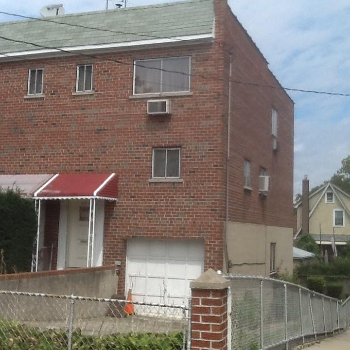 2nd image of 3322 Eastchester Rd