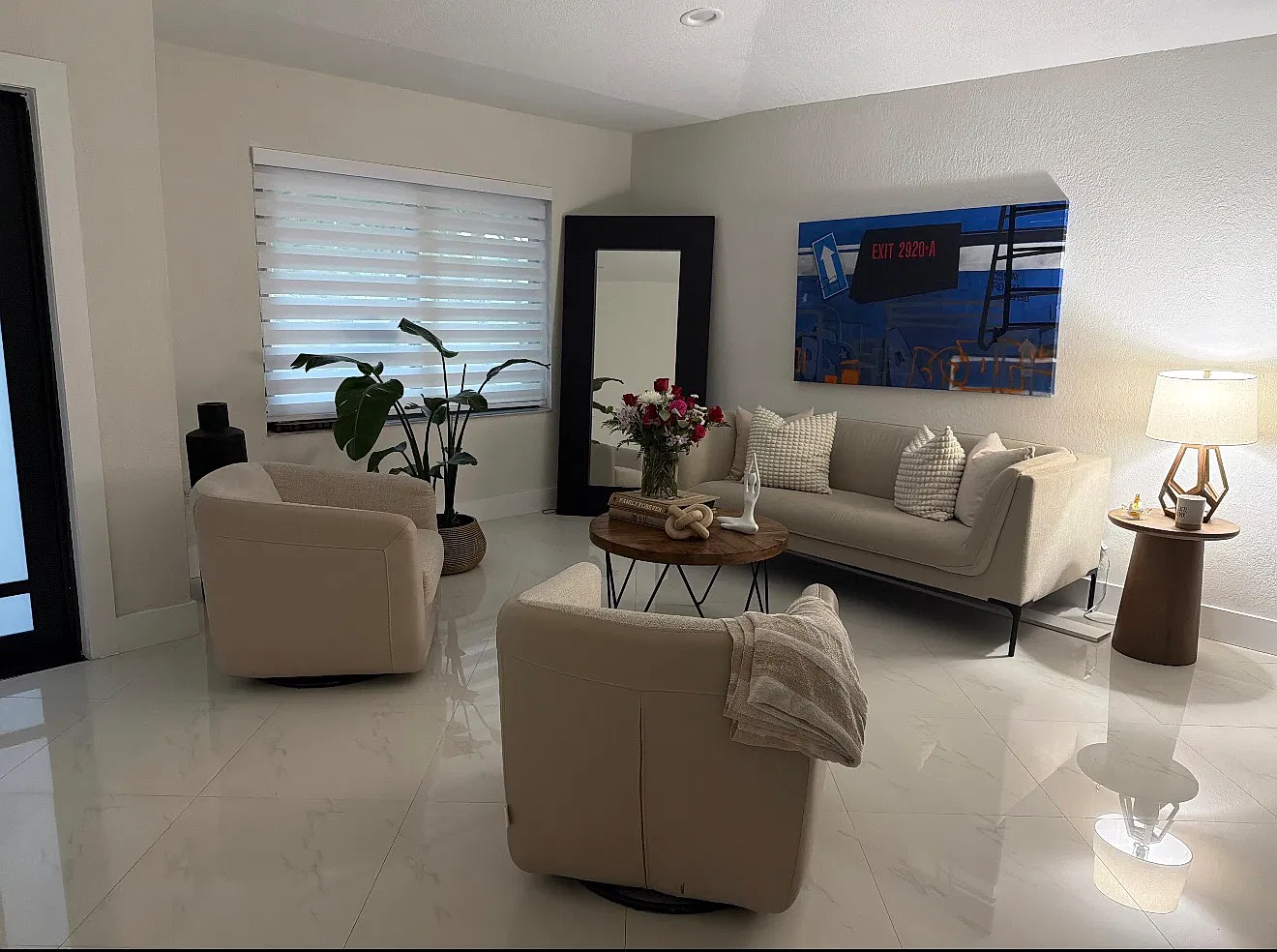 4 bed, 1740 sqft, $4,500 — Photo 4