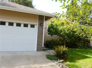 425 Mount Olympus Ave SE, Ocean Shores, WA 98569