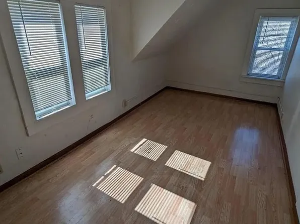 4176 S 4th St, Milwaukee, WI 53207