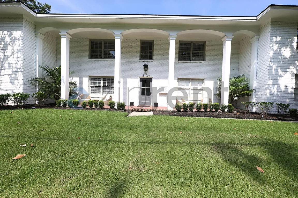 2 bed, 1100 sqft, $2,000 — Photo 1