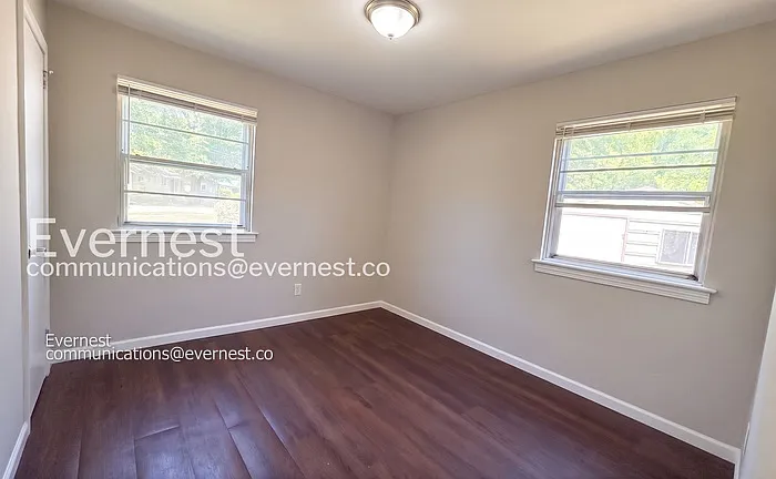 200 Woodward Dr — Photo 10