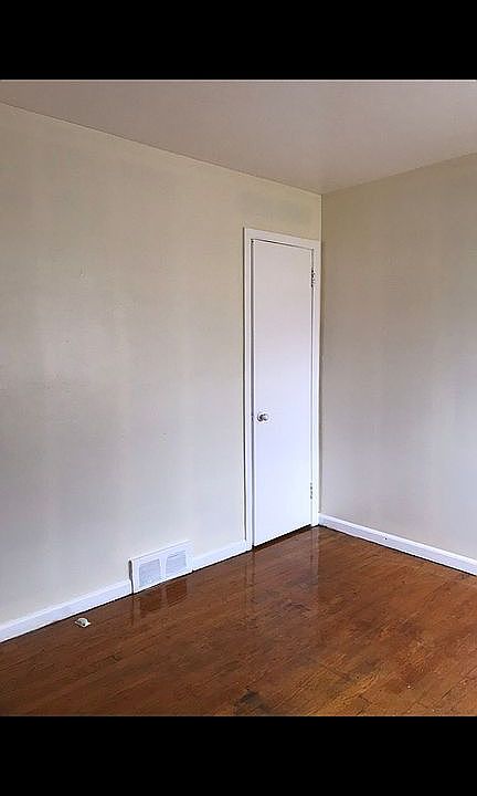 2nd image of 16047 Allen Rd