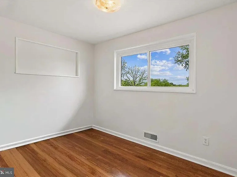 3709 Kenway St — Photo 10