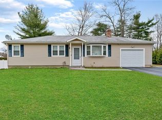 9 Lucille Dr, Smithfield, RI 02828