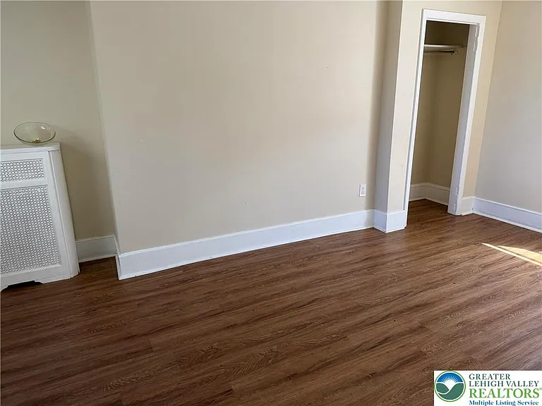 1201 E 4th St #4 — Photo 14
