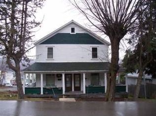 404 Delaware St, Forest City, PA 18421