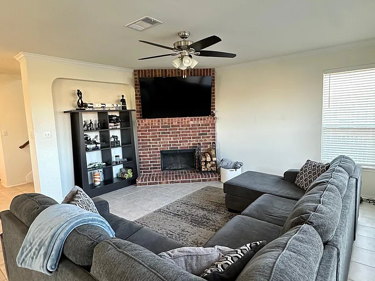 124 Rocroi Dr — Photo 21