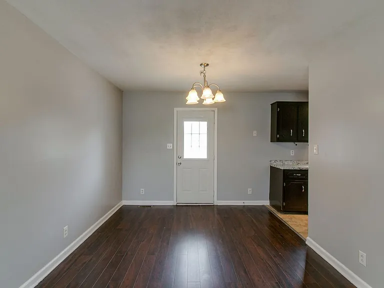 1013 Bush Ave — Photo 12