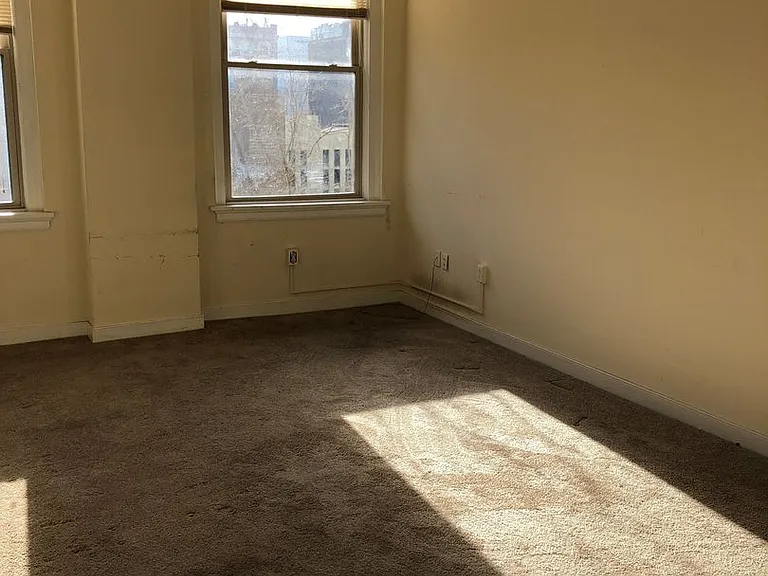 415 E. Grace Street — Photo 6
