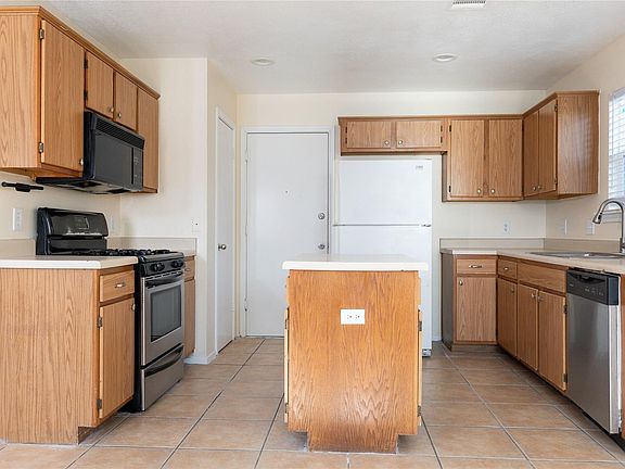4th image of 1705 Sylvia Ln