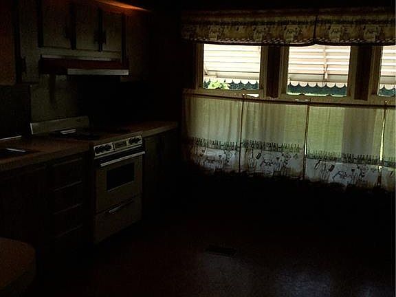 5th image of 1301 Oakwood Ave