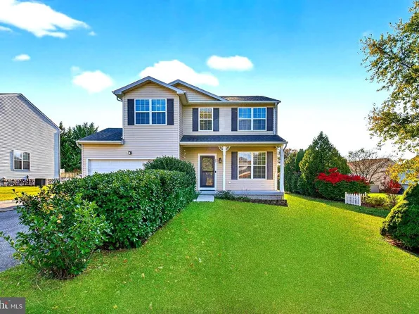 27 Planetree Dr #1, Taneytown, MD 21787