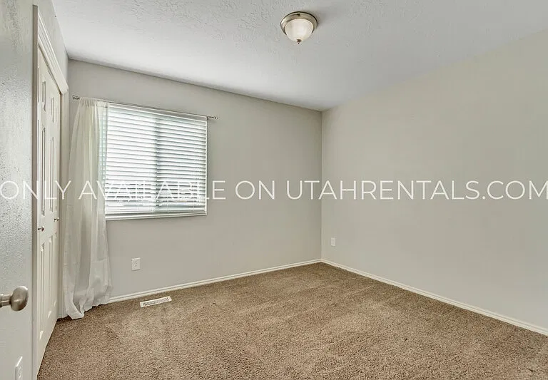 1731 Garden Dr — Photo 9