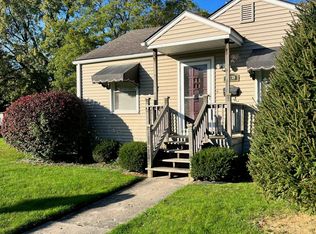 28239 Pinehurst St, Roseville, MI 48066