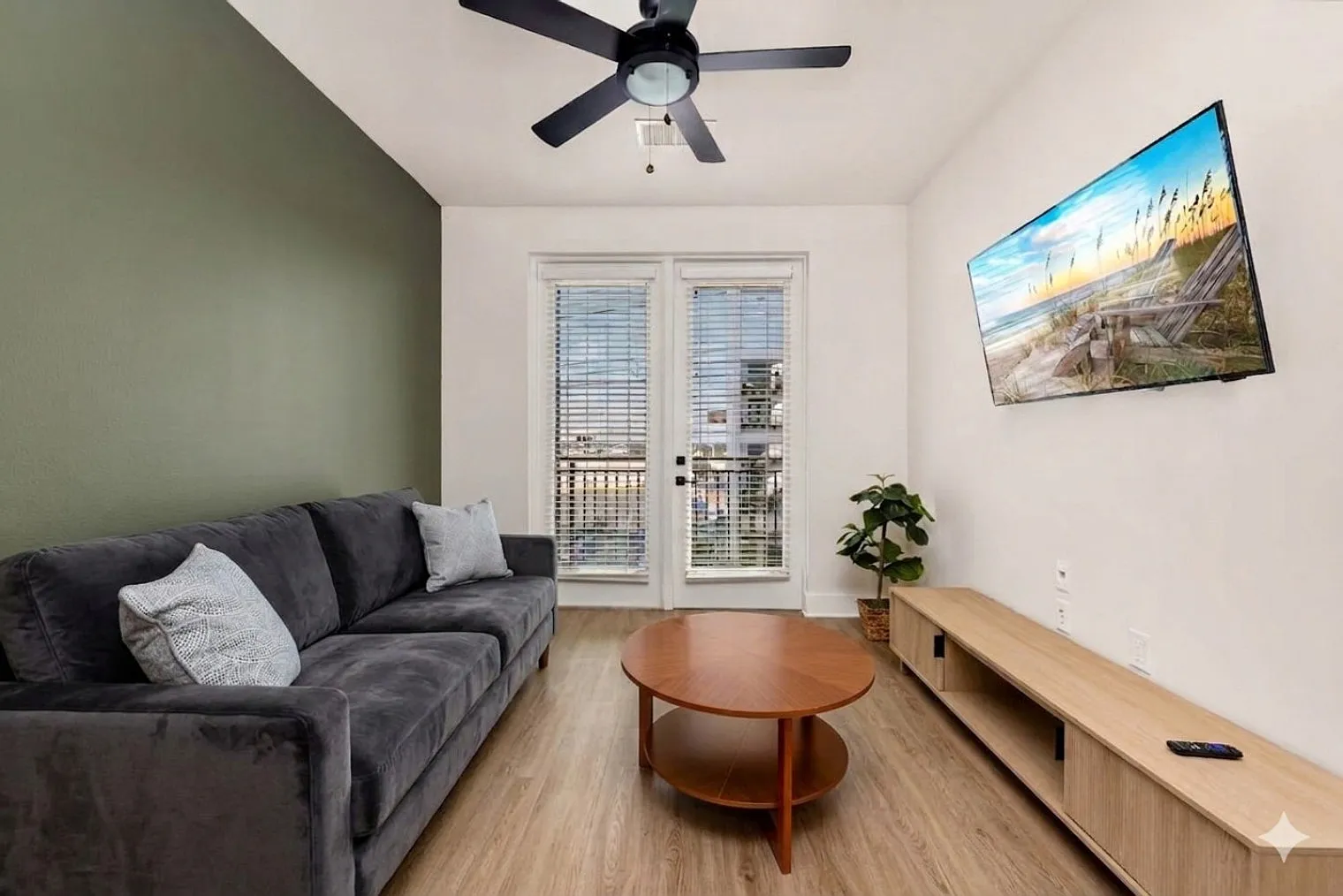 1 bed, 1.0 bath, 753 sqft, $3,477 — Photo 1