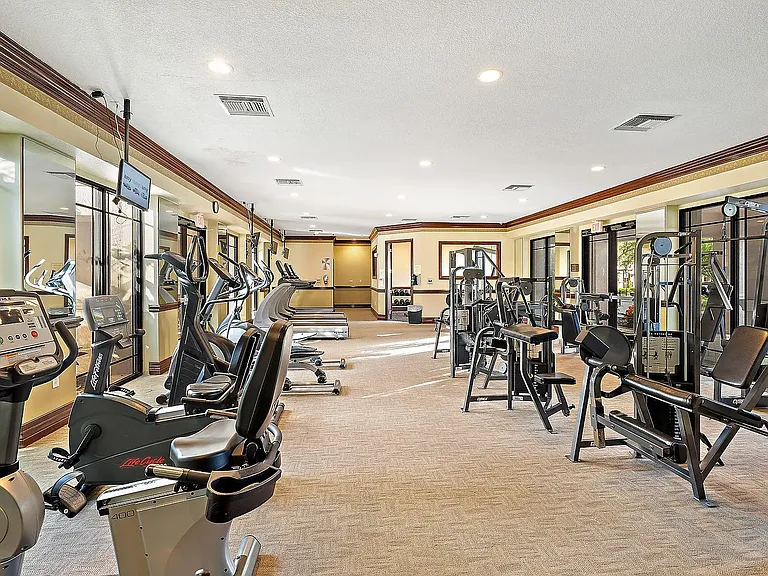 2915 Tuscany Ct — Photo 3