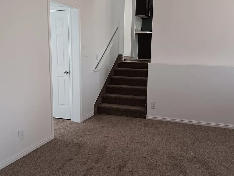 1947 E Forty South Cir — Photo 3