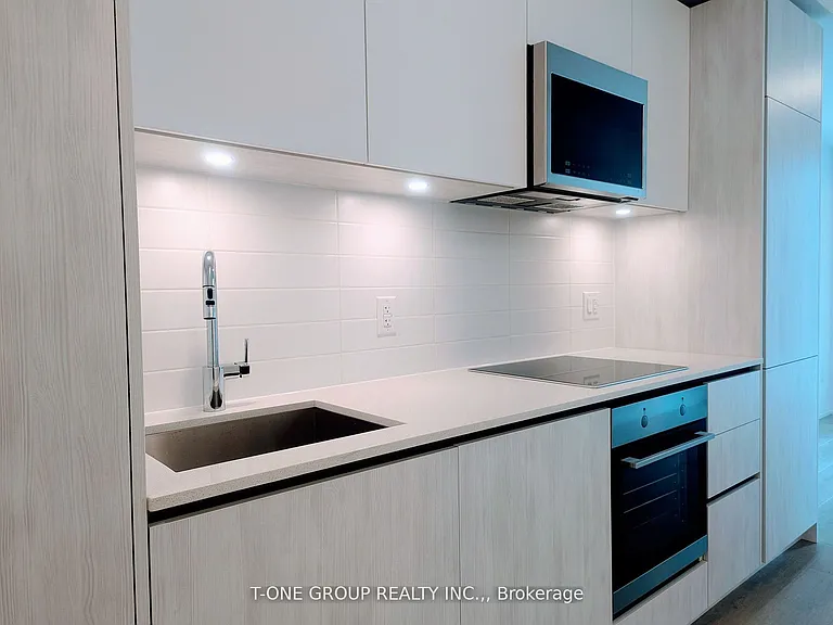 28 Widmer St #3722 — Photo 2