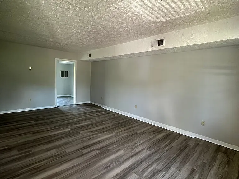 1041 Kendrick Creek Rd — Photo 2