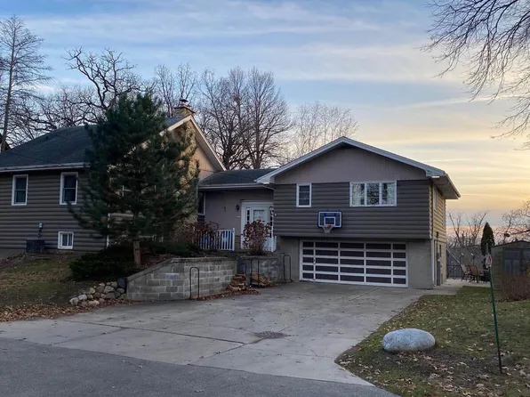 30217 Forest DRIVE, Burlington, WI 53105