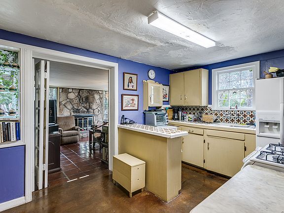 5th image of 231 E Sunset LOT 18