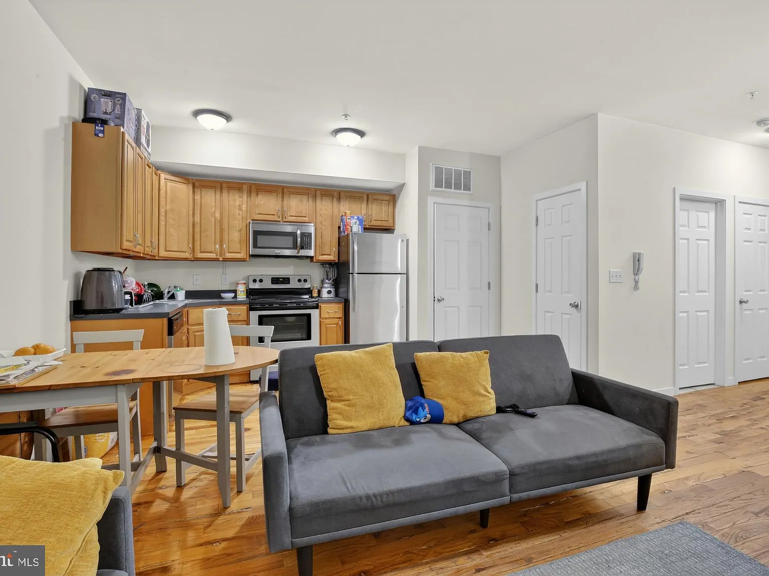2 bed, 9590 sqft, $1,295 — Photo 4