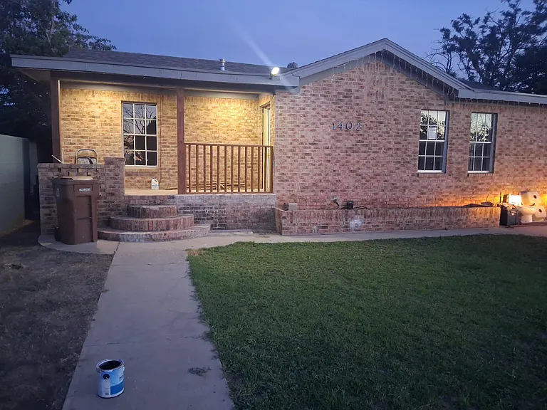 1402 Wood St — Photo 1
