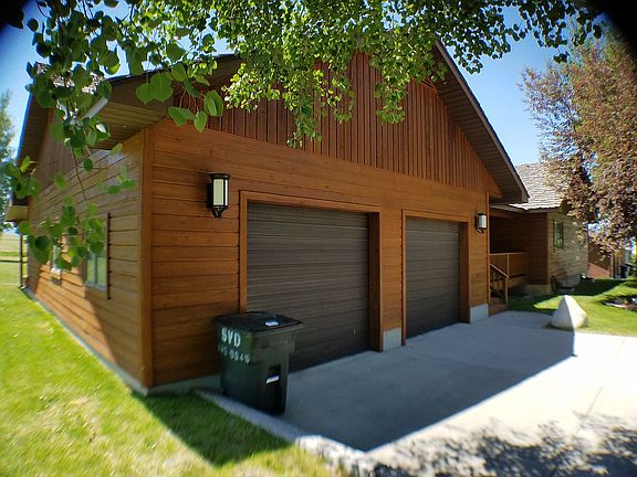 2nd image of 258 E 9th Ave