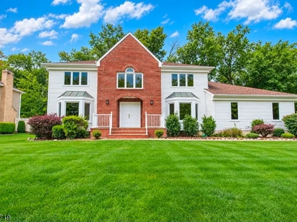 34 Silver Spring Ct, East Hanover Twp., NJ 07936