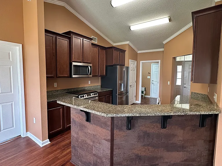 2160 Castle Grove Dr — Photo 8