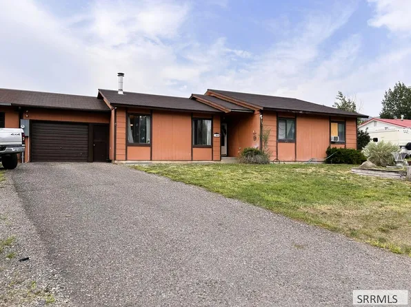 1010 S 11th St, Challis, ID 83226