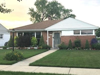1157 W Grant Dr, Des Plaines, IL, 60016