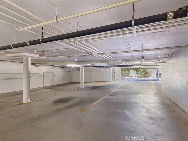 1310 Roxbury Dr #302 — Photo 24
