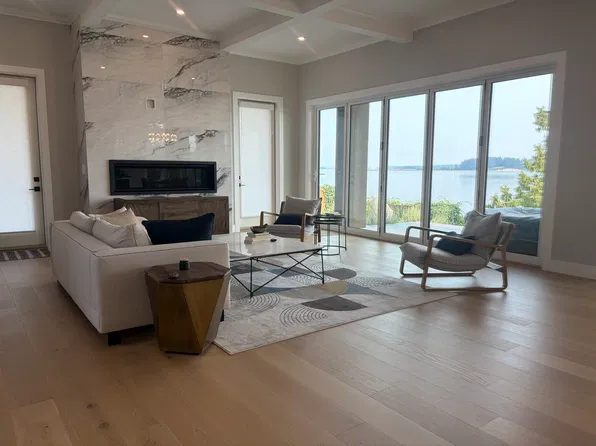 (undisclosed Address), Central Saanich, BC V8M 1T9