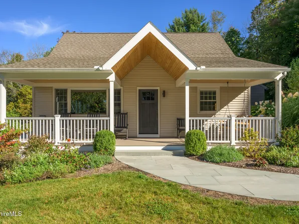 7 Maple View Dr, West Stockbridge, MA 01266