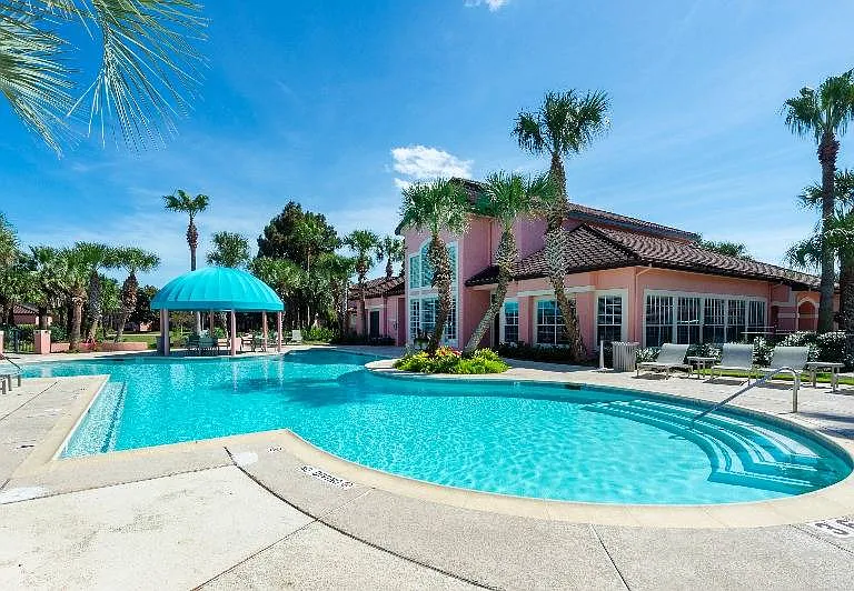 Sparkling Pool | Las Palmas | Clear Lake, Texa