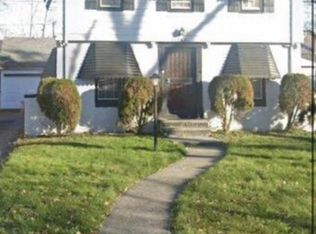 20709 Raymond St, Maple Heights, OH 44137