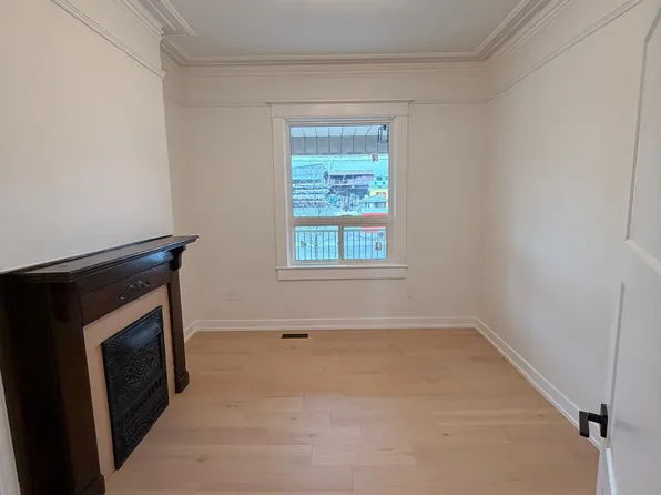 751 Dupont St #1, Toronto, ON M6G 1Z5