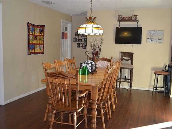 4th image of 1731 Prince Philip St